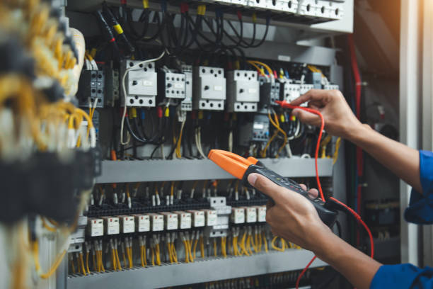 Best Local Electrician Companies  in Mahtomedi, MN