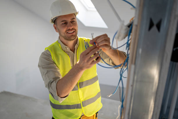 Best Licensed Electrician  in Mahtomedi, MN